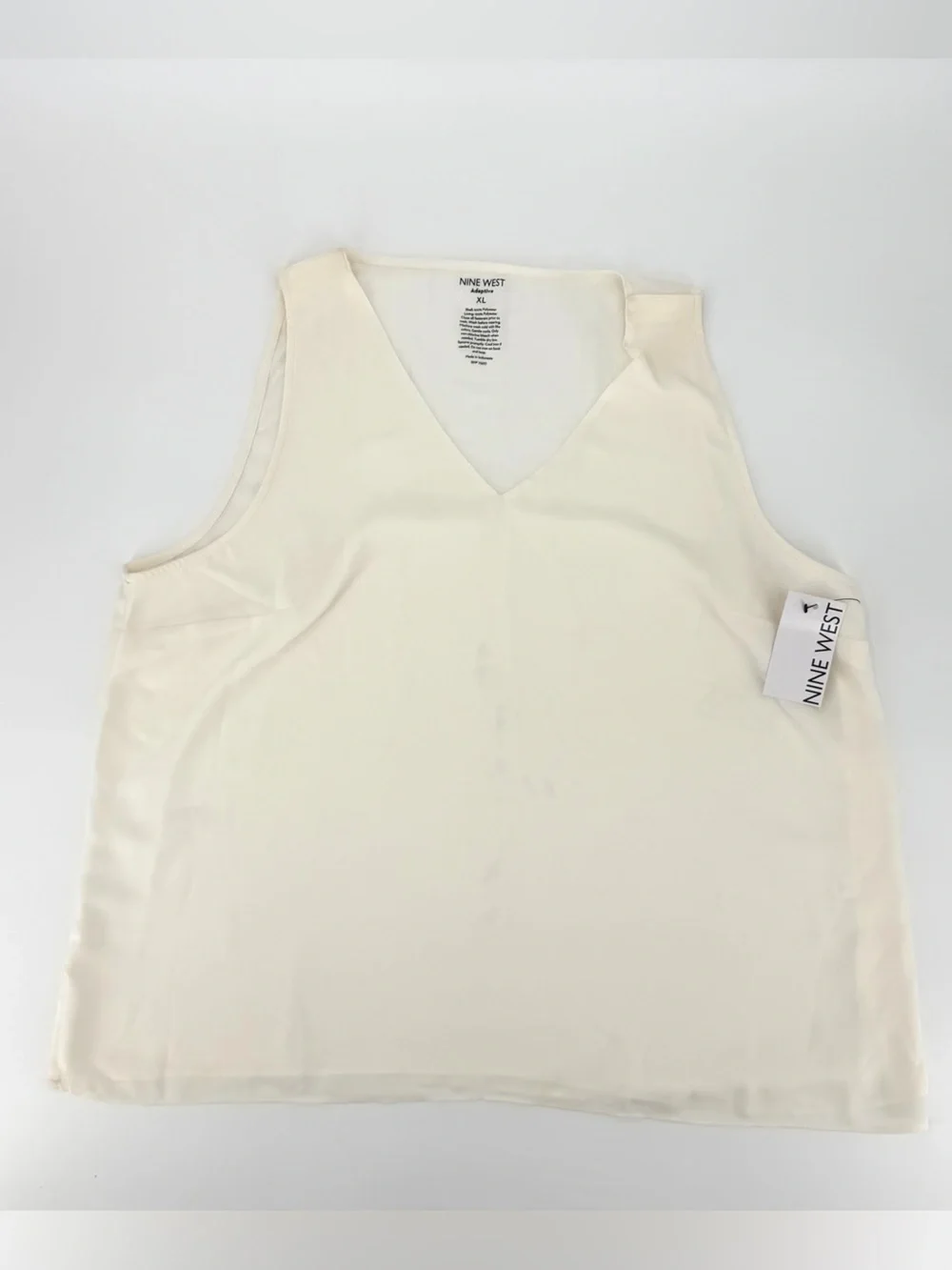 NEW set of 2 Nine West Adaptive V-Neck Sleeveless Camisoles Periwinkle & Ivory